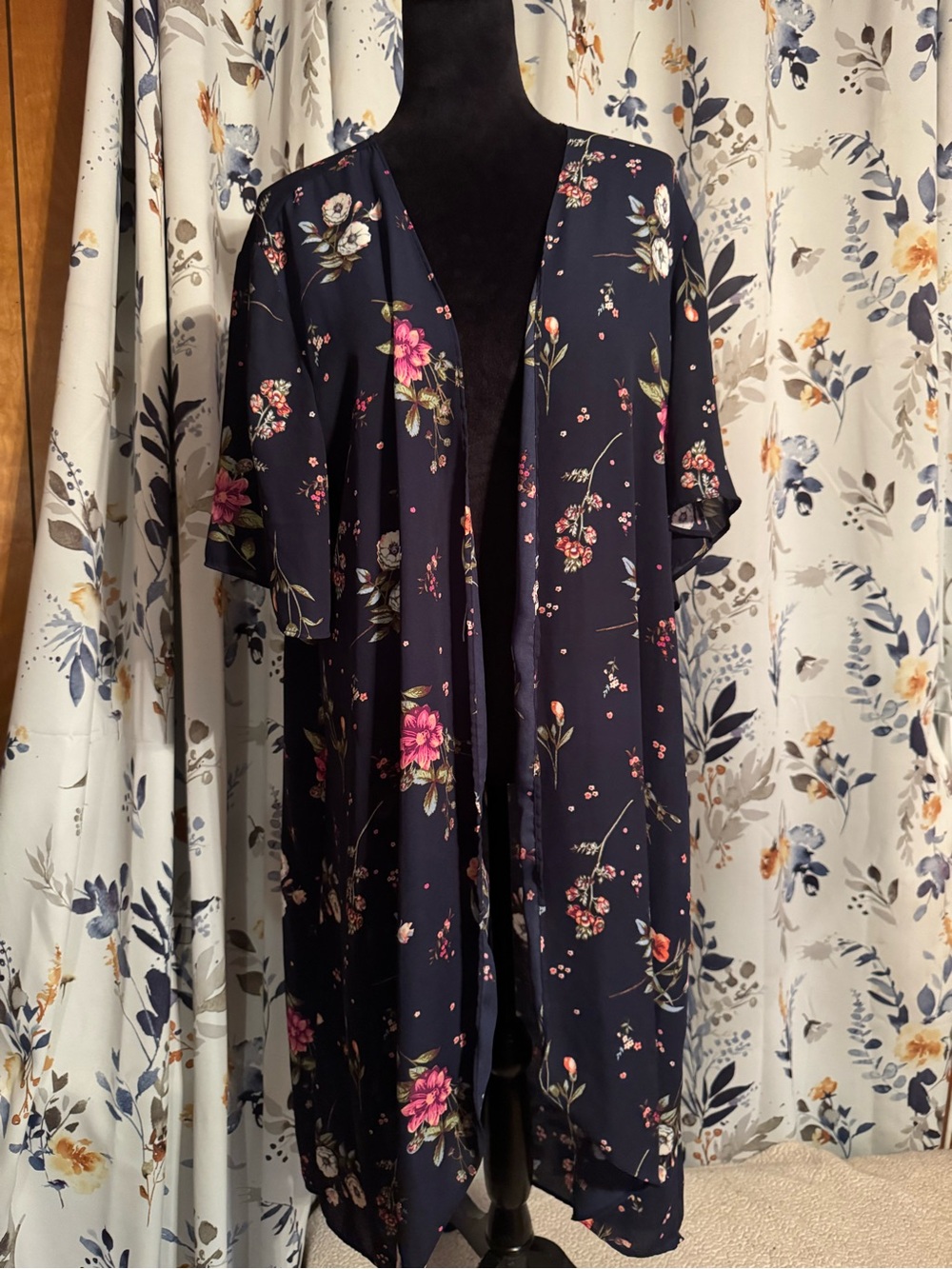 Floral Open-Front Kimono - Navy with Pink Flowers Moa Moa Woman Size 1X B17
